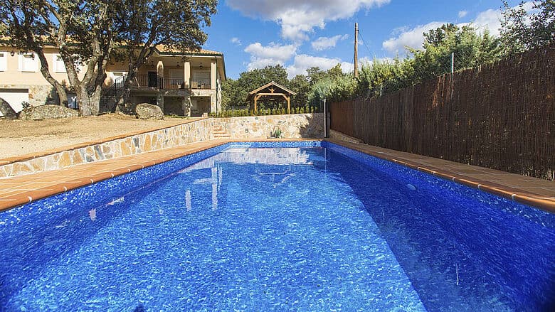 RENOLIT ALKORPLAN 3000 Marble reinforced PVC membrane pool finish for Palm Coast renovations